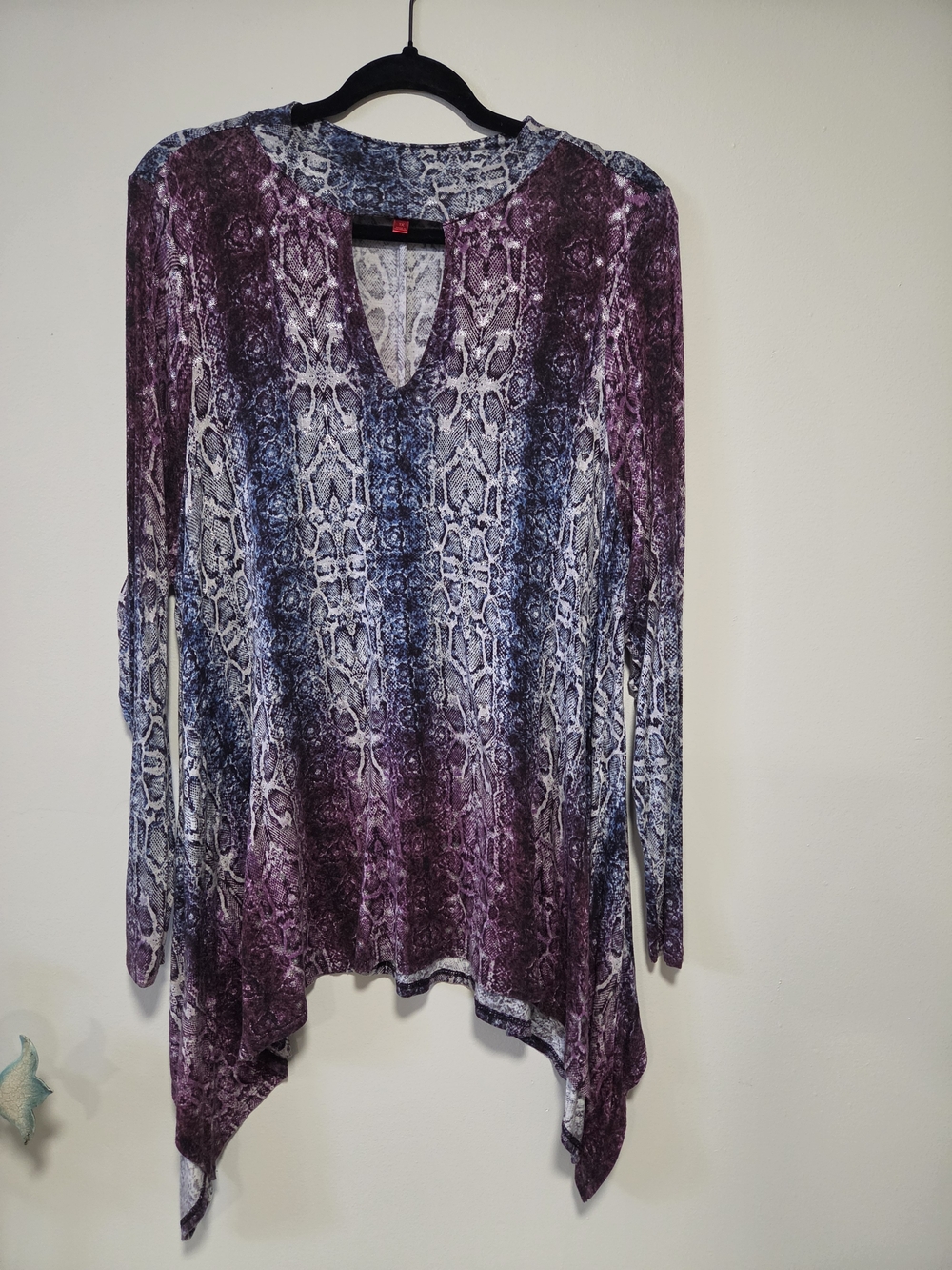 Jennifer Lopez Purple and Gray Snake-Print Keyhole Tunic